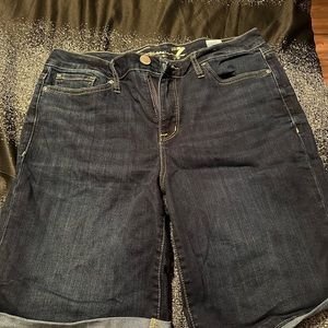 Women’s mid shorts